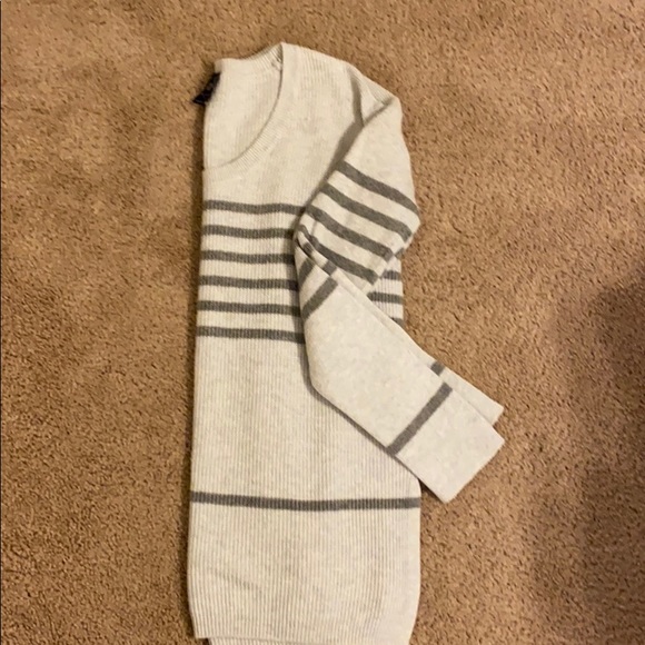 Gap Sweater - Picture 2 of 3